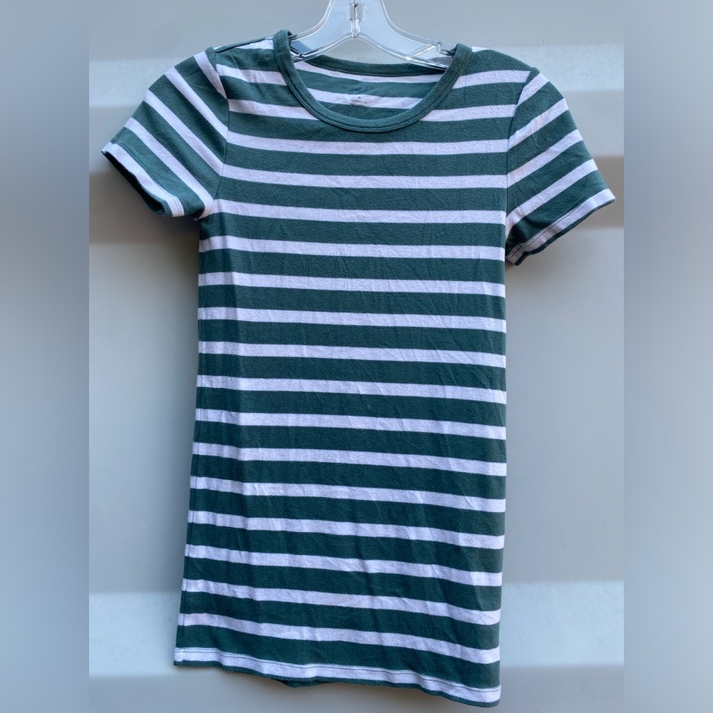 Womens GAP tee shirt